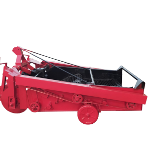 Tractor mounted potato digger machine for efficient potato harvesting