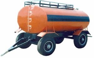 Tractor mounted water tank for agricultural irrigation and water transportation